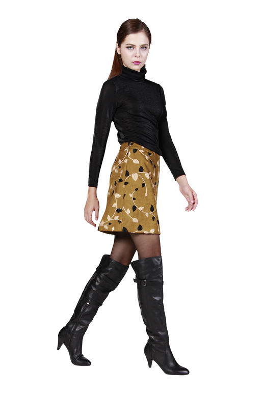 【伯妮斯茵】黑色立领丝光T恤176T036 商品图6