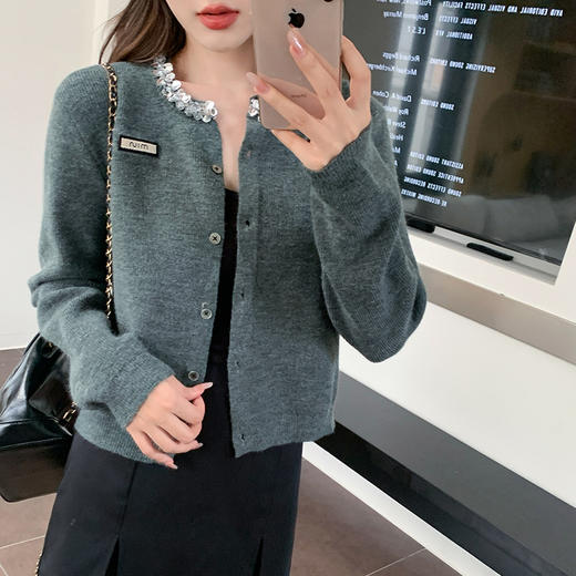 奢姿大码女装2024秋季钻饰设计针织开衫胖妹妹时尚简约百搭上衣8843368250 商品图1