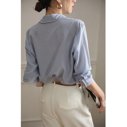 雀说 蓝色条纹衬衫女春秋新款港风复古宽松显瘦通勤长袖衬衣4ZF-7094 商品图3