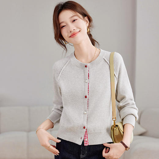 CC-SD2775春秋新款短款气质减龄圆领针织开衫女软糯拼色毛衣外套上衣 商品图2