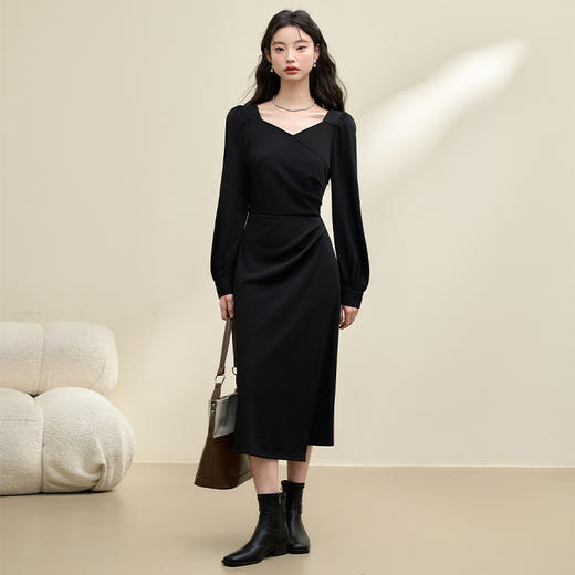 简约设计感长袖连衣裙女秋季桃心领搭片聚褶收腰针织裙V3642529 商品图1