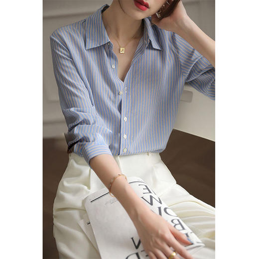雀说 蓝色条纹衬衫女春秋新款港风复古宽松显瘦通勤长袖衬衣4ZF-7094 商品图2