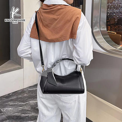 经典鲨2024年秋季新款复古时尚纯色简约气质单肩斜挎手提包KGB53-D395971 商品图5