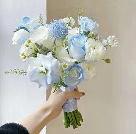 蓝白色系手捧花