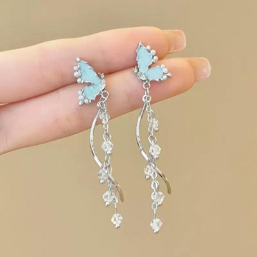 JU-122蓝色蝴蝶流苏长款珍珠耳环女2024新款小众设计感气质耳钉爆款耳饰 商品图3