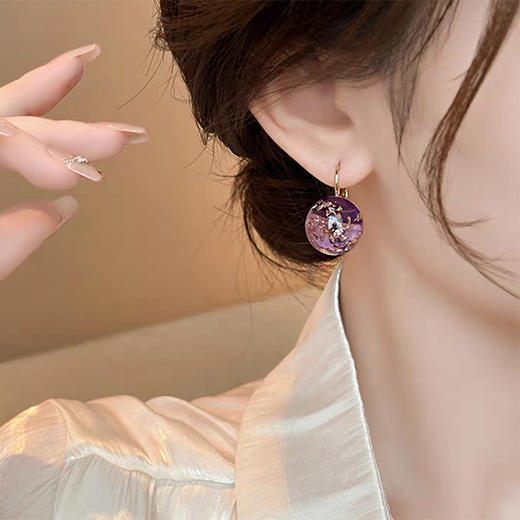 JU-D-0031    2024年新款紫色气质法式耳扣高级感简约耳环小众耳坠精致百搭耳饰 商品图1