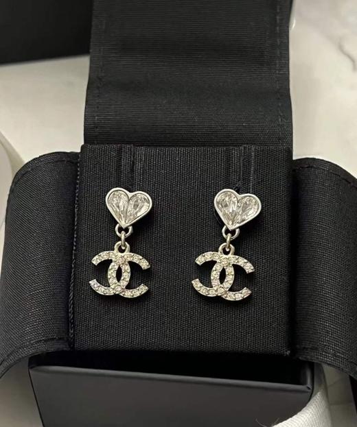 小香 双c满钻爱心钻桃心耳钉 商品图0