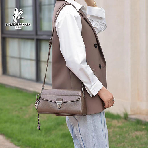 经典鲨2024年秋季新款纯色气质单肩手提腋下包 KGB53-D395771 商品图4