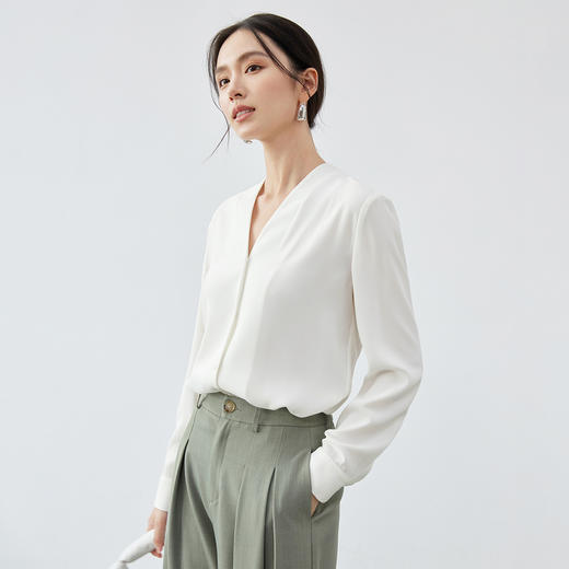 【内购】优雅通勤V领正肩单排扣上衣肩部碎褶显瘦宽松长袖衬衫-151C56196 商品图1