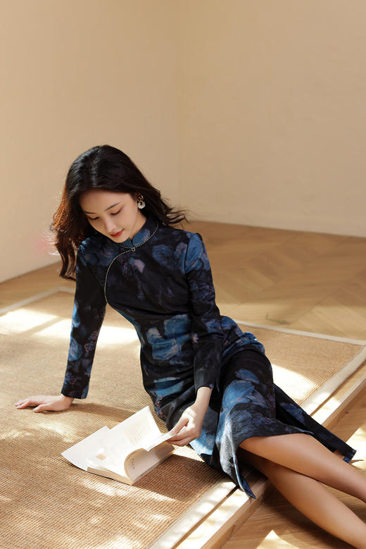 逸红颜明月优选 #双色油画玫瑰旗袍「玫瑰雨」90年代复古摩登感，闪钻织带纸醉金迷风 商品图3