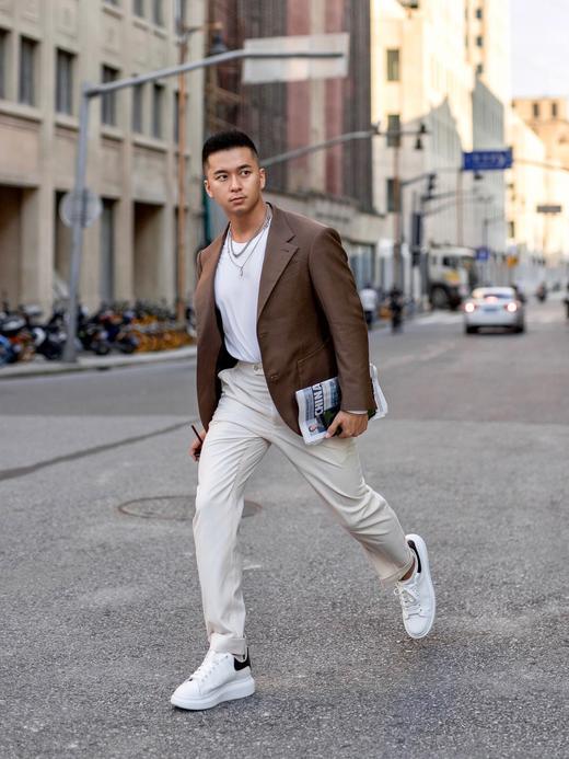 Alexander McQueen亚历山大麦昆 Oversized 合成革 光滑小牛皮 低帮 低帮 时尚板鞋 女款（HC） 商品图1