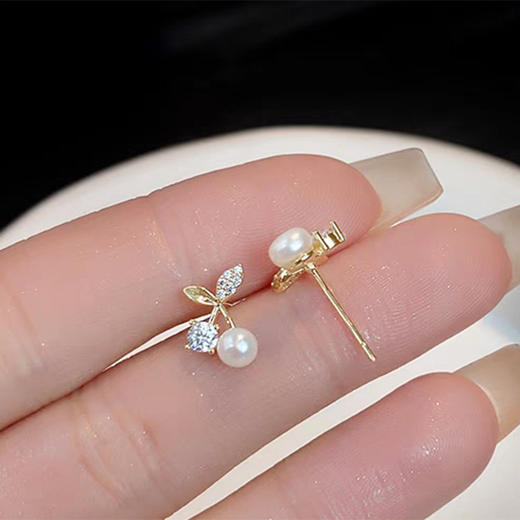 JU-B-0021樱桃气质精致微镶锆石树叶耳钉韩国新款轻奢小众简约迷你珍珠耳钉 商品图2