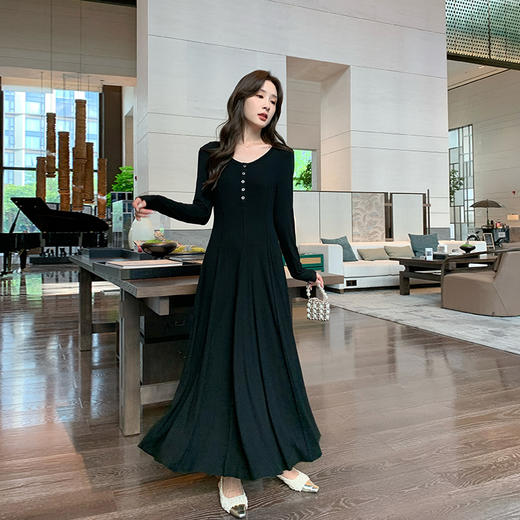 奢姿大码女装2024秋季黑色设计感针织V领连衣裙胖妹妹时尚裙子9943890184 商品图2