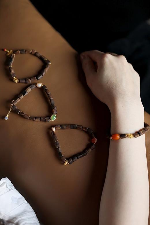 单圈随形沉香手串°随机 商品图4