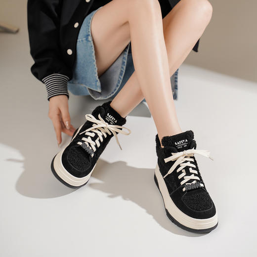 Safiya/索菲娅2024冬季厚底增高加绒保暖百搭休闲羊羔毛板鞋 SF44112406 商品图2