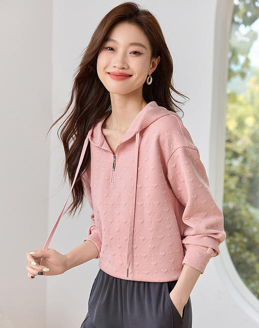 【专属特价】熙世界白色连帽卫衣女宽松慵懒风半拉链套头百搭上衣2025秋季新款 商品图3