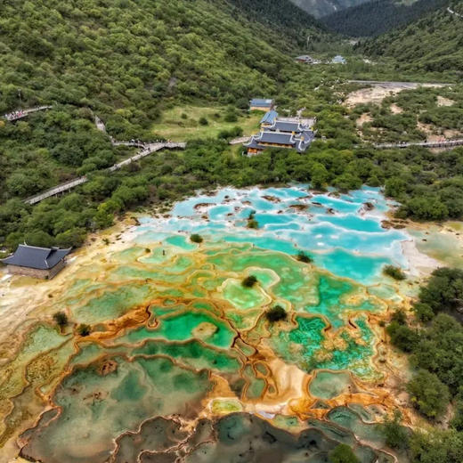 边玩边养老丨漫游九寨沟，一半雪融花开，一半纯净碧水，悠享自然之灵！ 商品图1