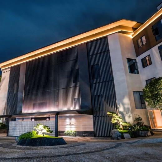 昆明滇池海埂公园海伟国际度假酒店￥1499元起/单人6晚，2人起订，可拆分双人3晚，旅居滇池海埂边的五钻酒店！近地铁站交通方便！ 商品图1