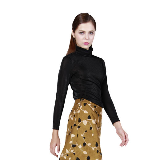 【伯妮斯茵】黑色立领丝光T恤176T036 商品图3