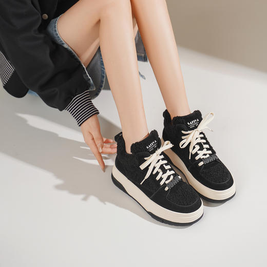 Safiya/索菲娅2024冬季厚底增高加绒保暖百搭休闲羊羔毛板鞋 SF44112406 商品图4