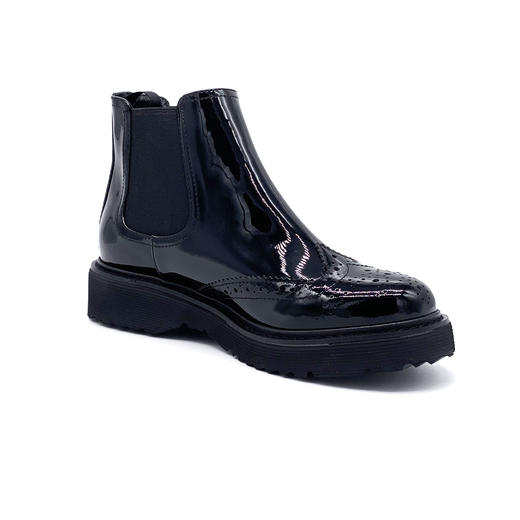 FinalSale季末特价——国货优品系列经典款布洛克雕花切尔西女靴DAY STYLE990黑色漆皮（超轻款） 商品图1