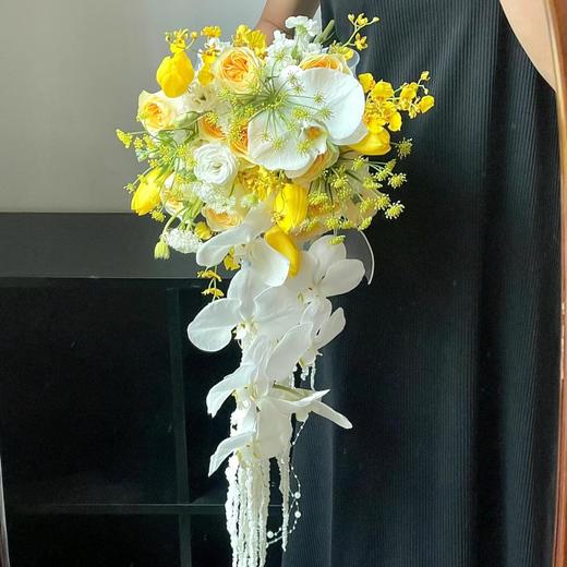 黄色系瀑布手捧花 商品图1