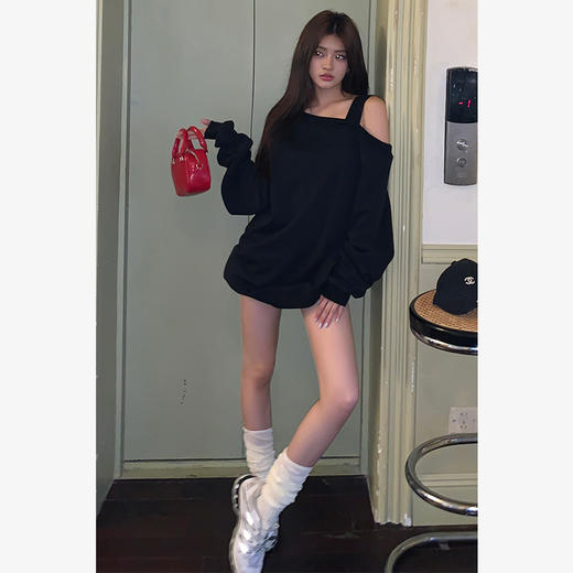 西遇斜肩灰色卫衣女秋季新款宽松套头小众长袖露肩慵懒上衣SS141054 商品图1