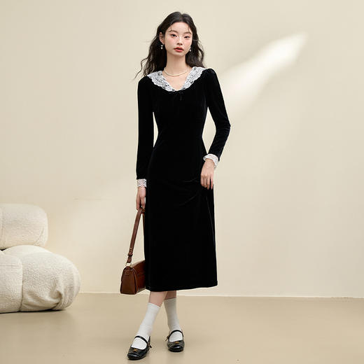 西遇黑色丝绒连衣裙女新款法式赫本风蕾丝花边小黑裙D3742660 商品图1