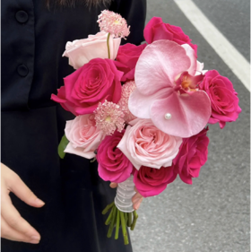 玫红色系手捧花