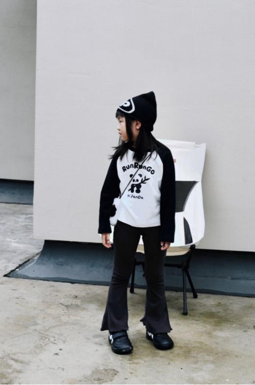 💕RUNRUNGO【霓虹甜心】插肩褶皱打底衫：👍插肩打底衫特色鲜明，🌼🌼🌼插肩款时尚随性，🙊使肩部线条流畅， 腰部褶皱精致且修饰腰部🎐🎐 商品图3