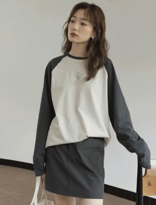 👍👍👍【 仟梓赫 ❤️爱心美式复古插肩袖打底衫】 ✅插肩袖+拼色，✨✨胸口的小爱心洋气值🦋+100❗❗❗ ✅手感柔软又不失挺括！ 商品图1