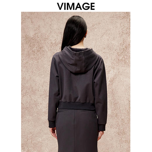 VIMAGE纬漫纪秋季新款时尚显瘦百搭纯色简约休闲宽松连帽卫衣V2213824 商品图4