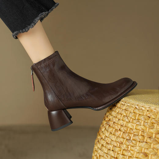 阿么手工女鞋小方头短靴高跟5.5CM雅丹风百搭新款法式复古时装靴 商品图4