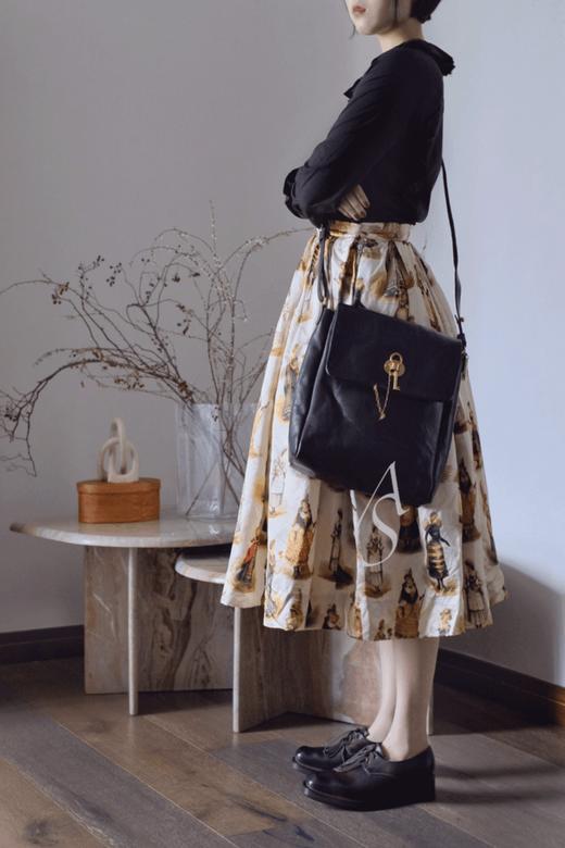 Munoz Vrandecic  黑色大号钥匙锁扣背包 商品图2