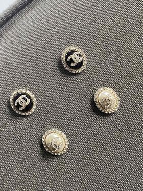 香奈儿新款浅金色椭圆耳钉/耳夹两色*同款（XTY）