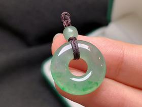 飘绿翡翠平安扣