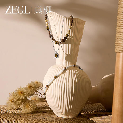 ZEGL设计师白檀系列贝壳珠项链女款2024新款轻奢小众复古檀木配饰 商品图3