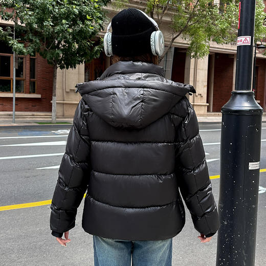 【在冷的天也不怕！黑金短款羽绒服】暖冬时尚季，品质从不放过细节，呵护身体的温暖，整体轮廓显瘦显腿长，时尚情侣装时尚百搭保暖羽绒袄L 商品图1