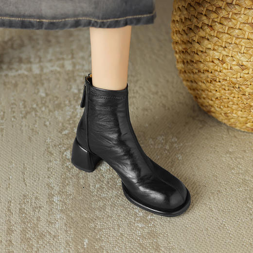 阿么手工女鞋小方头短靴高跟5.5CM雅丹风百搭新款法式复古时装靴 商品图2
