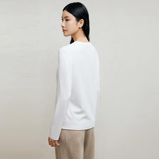 玳莎长袖圆领白T恤女2024年秋冬新款百搭基础款正肩显瘦内搭上衣  ED32303 商品图3