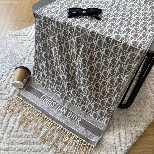 秋冬新款字母韩版围脖流苏披肩2024年轻奢仿羊绒直播爆新品上市  下单后1-2天内发货 商品图2