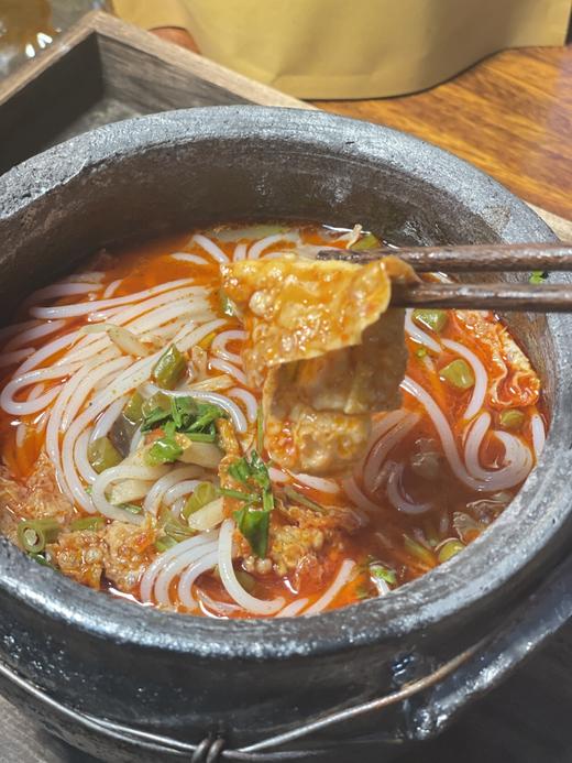 嗦粉脑袋必入！【手工螺蛳粉】人工熬制汤底 小锅熬制 汤底鲜香 螺味浓郁 麻而不燥 辣而不火 香而不腻 还原了粉馆的味道~ 商品图5