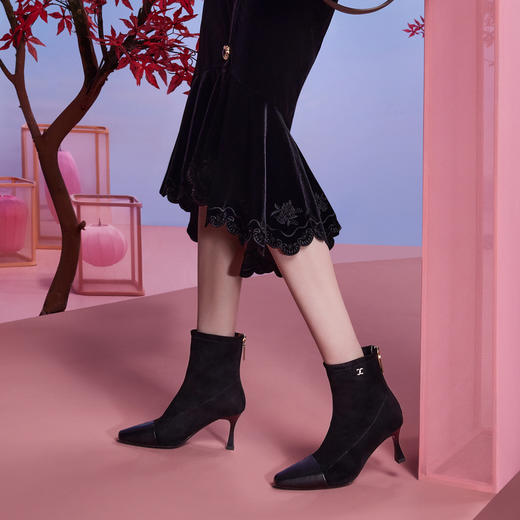 【静音系列】千百度羊皮弹力袜靴女冬季细高跟时装短靴子A24577243 商品图1