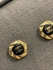香奈儿-22高级手工坊复古扭纹太阳花黑珍珠耳钉大号（XJ） 商品缩略图0