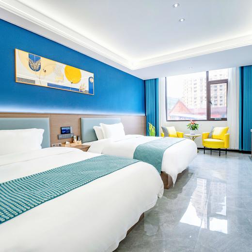 暖冬旅居第三站 | 西双版纳告庄星辰山海酒店￥1299起/单人7晚/15晚/30晚 ，2人起订，2023年开业，智能房旅居友好，步行至星光夜市＆大金塔，游玩方便 商品图3