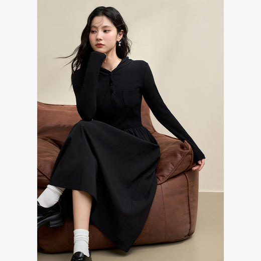 运动辣妹风连帽拼接长袖连衣裙女秋季A摆肌理感连衣裙V3442513 商品图0