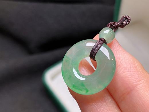 飘绿翡翠平安扣 商品图3