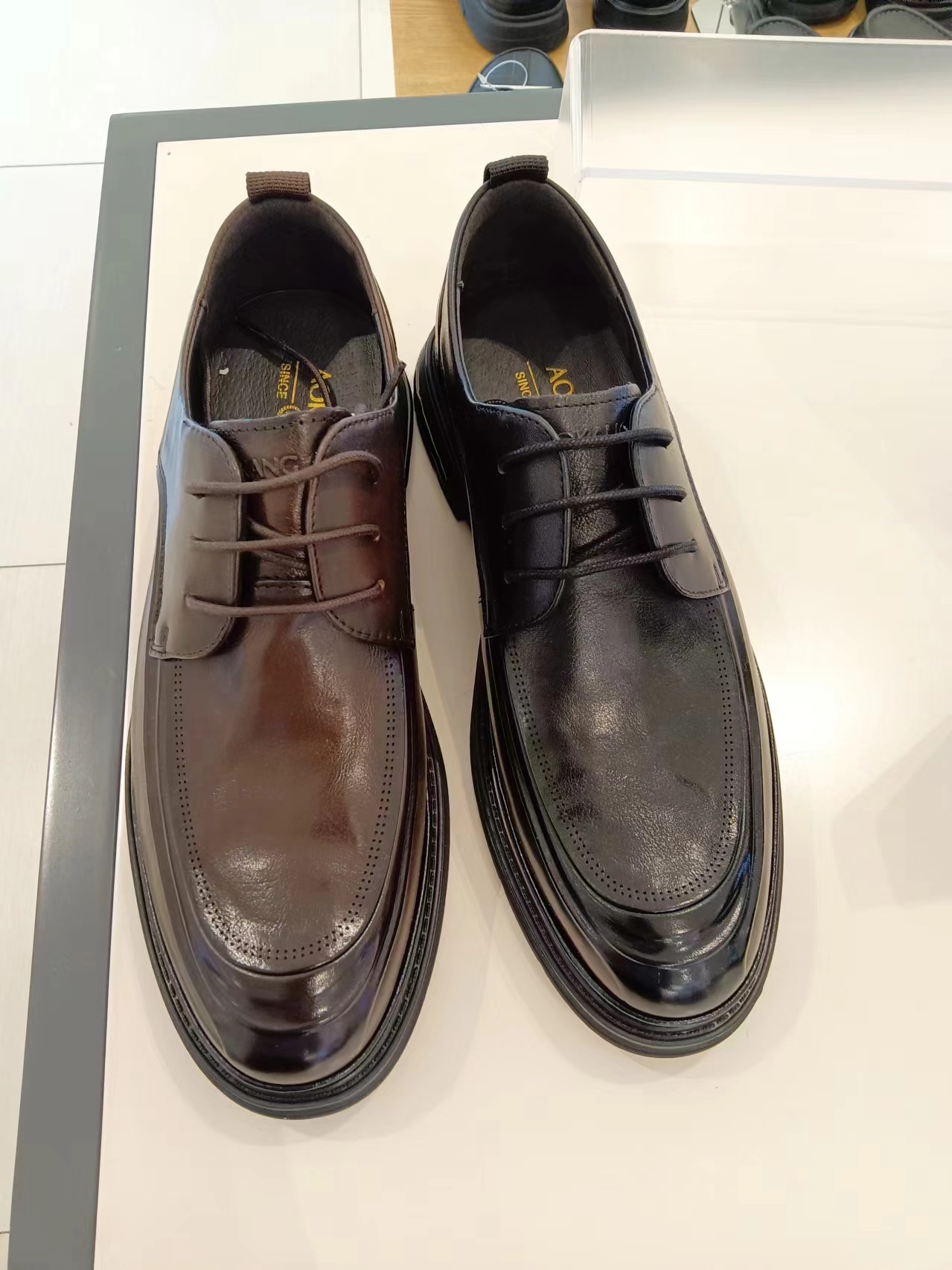 奥康 货号：6221611069 尺码：38-44 价格：711