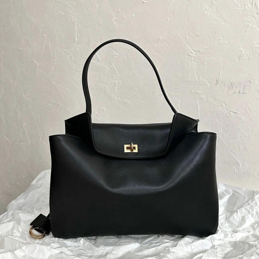 B款时尚包包 | 头层牛皮！同款，松弛感、高级感轻松拿捏 商品图3