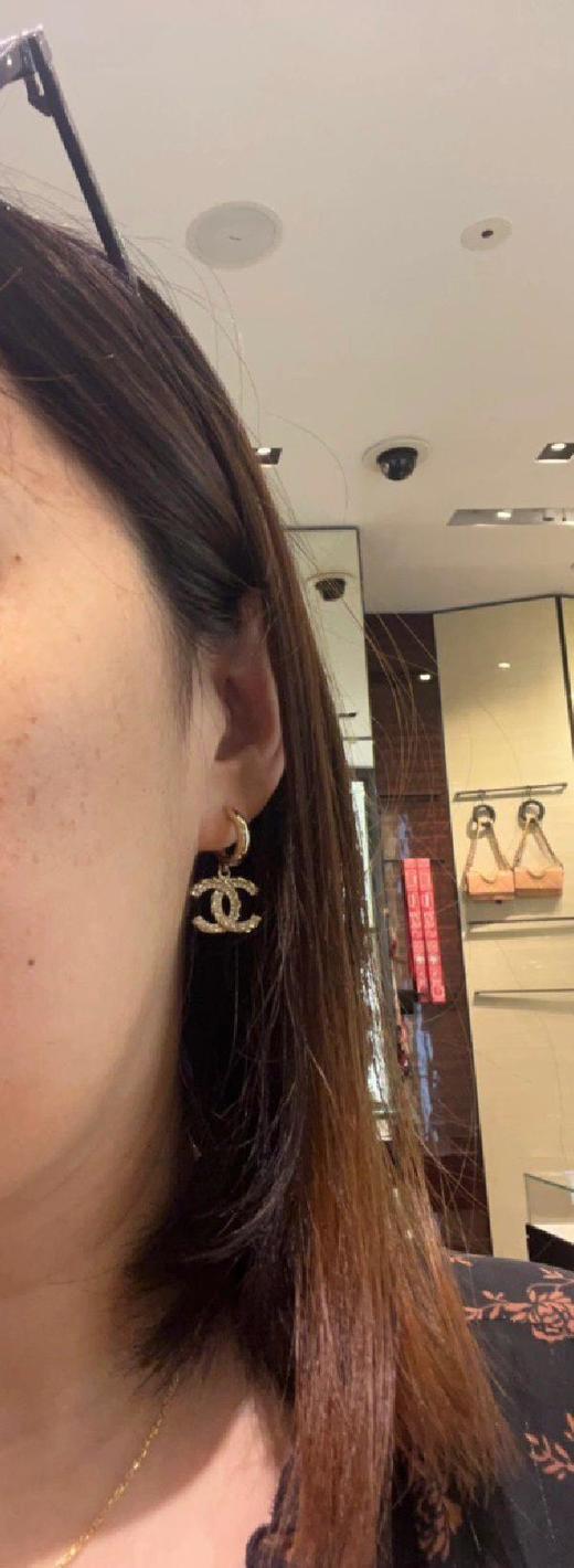 香奈儿23高级手工坊浅金色扭纹水钻双C耳钩（XJ） 商品图7